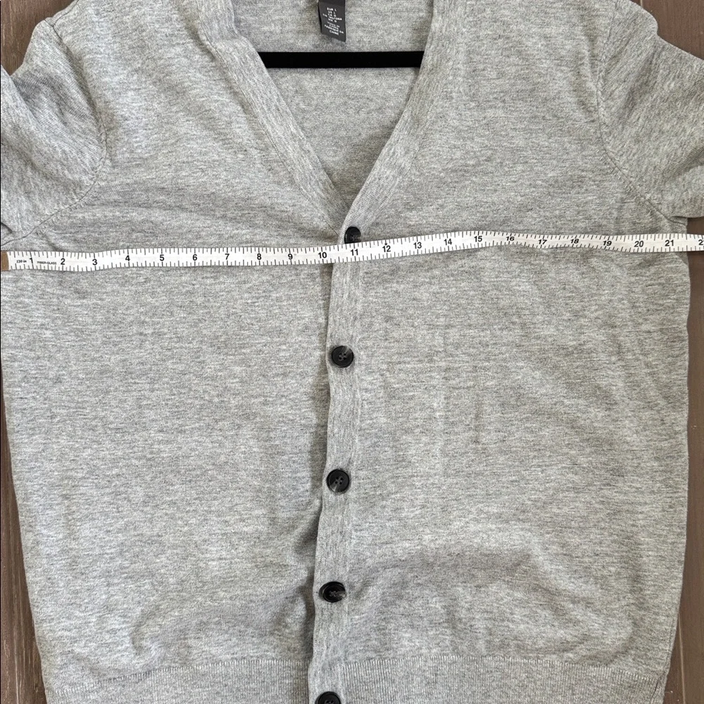 Men’s H & M 100% cotton gray grandpa V-neck holiday preppy cardigan size Large
